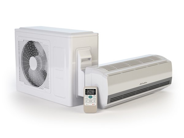 What are the precise BTU requirements for air conditioners in a UK mid-sized living room?