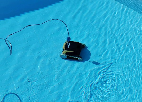 What are the latest advancements in robotic pool cleaners suitable for UK pools?